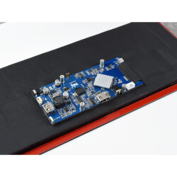 12.3" IPS LCD Touchscreen - 1920x720