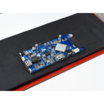 12.3" IPS LCD Touchscreen - 1920x720
